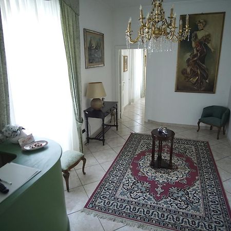 La Piccola Reggia Bed and Breakfast Caserta Exteriör bild