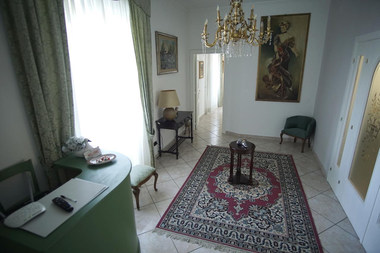 La Piccola Reggia Bed and Breakfast Caserta Exteriör bild